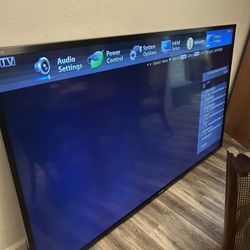 90” Smart TV