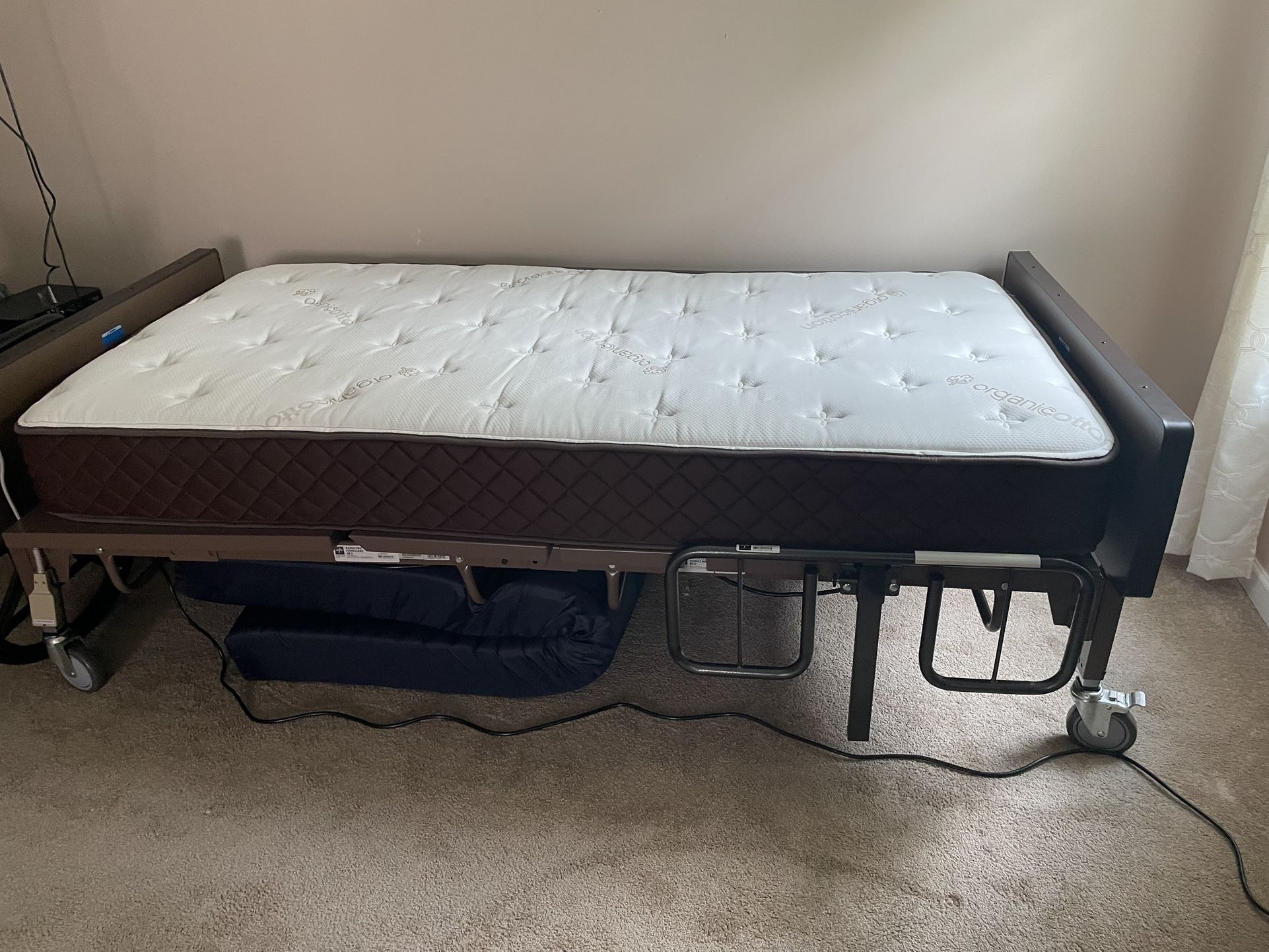 Gently Used Medline Bariatric Fully Electric Hospital Bed