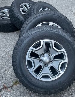 JEEP 255/75R17 - 5Tires & 5WHEELS