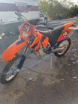 2005 KTM 400 and 2004 KTM 525