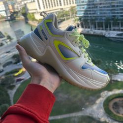 Louis Vuitton Trainer Authentic Sz 7LV 9 Us