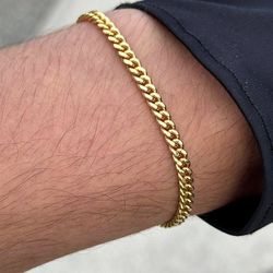 Brand New 10k yellow gold Cuban link 7" bracelet 4mm wide
