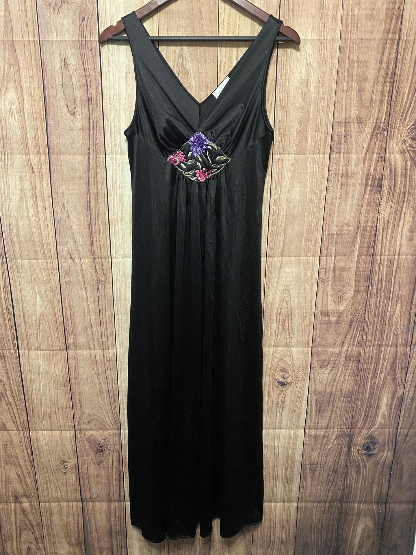 Vanity Fair S vintage nightgown nighty lingerie dress Black Floral Embroided