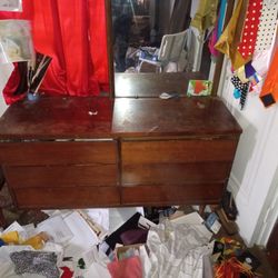 Vintage Dresser With Mirror (Bassett Furniture Industries)