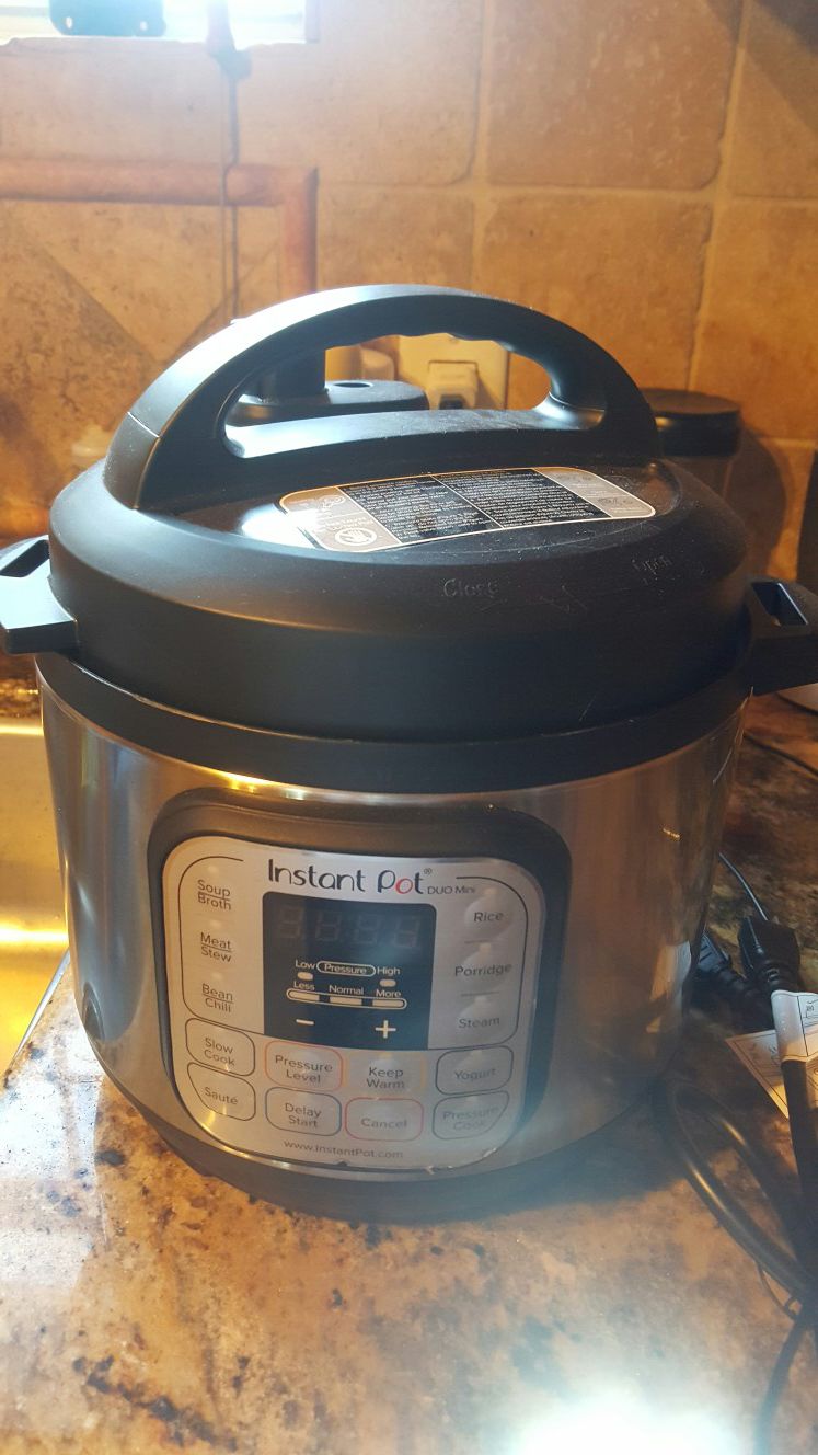 New Instant Pot Duo Mini 3 qt pressure cooker