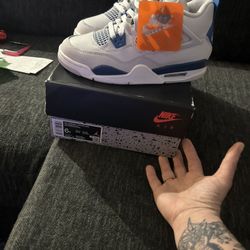 Air Jordan 4 Retro Military Blue Size 6