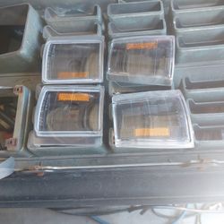 90 98 GMC Front Grill marker Light