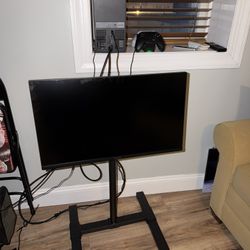 Xbox Series X w/ Gaming Monitor and (2) Controllers