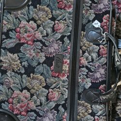 3 Piece Luggage Set Perfect For Planes