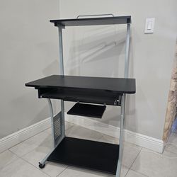 Home computer rolling desk like new