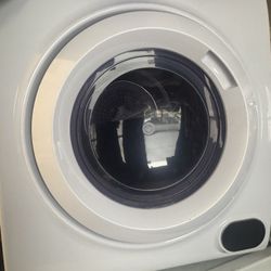 Brand new compact dryer still in box. Works for apartments, dorms, or small spaces. $140 . Pickup only. 