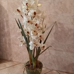 Large Artificial Plant. Almost 3 Feet Tall (34 inches)