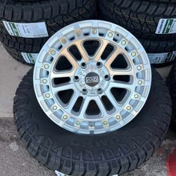 Rines 17 Silver Y Llantas Kumho 265/70/17