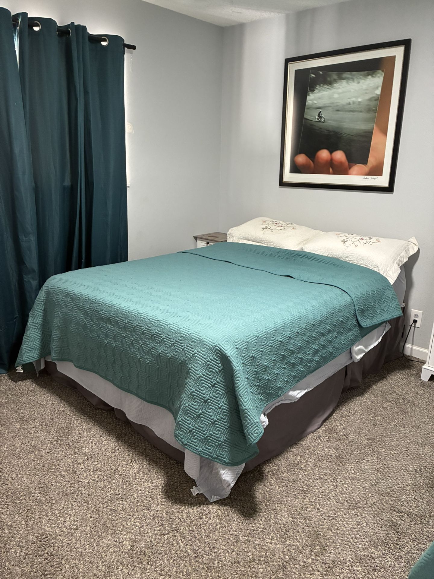 Complete Bed With Frame And Linens