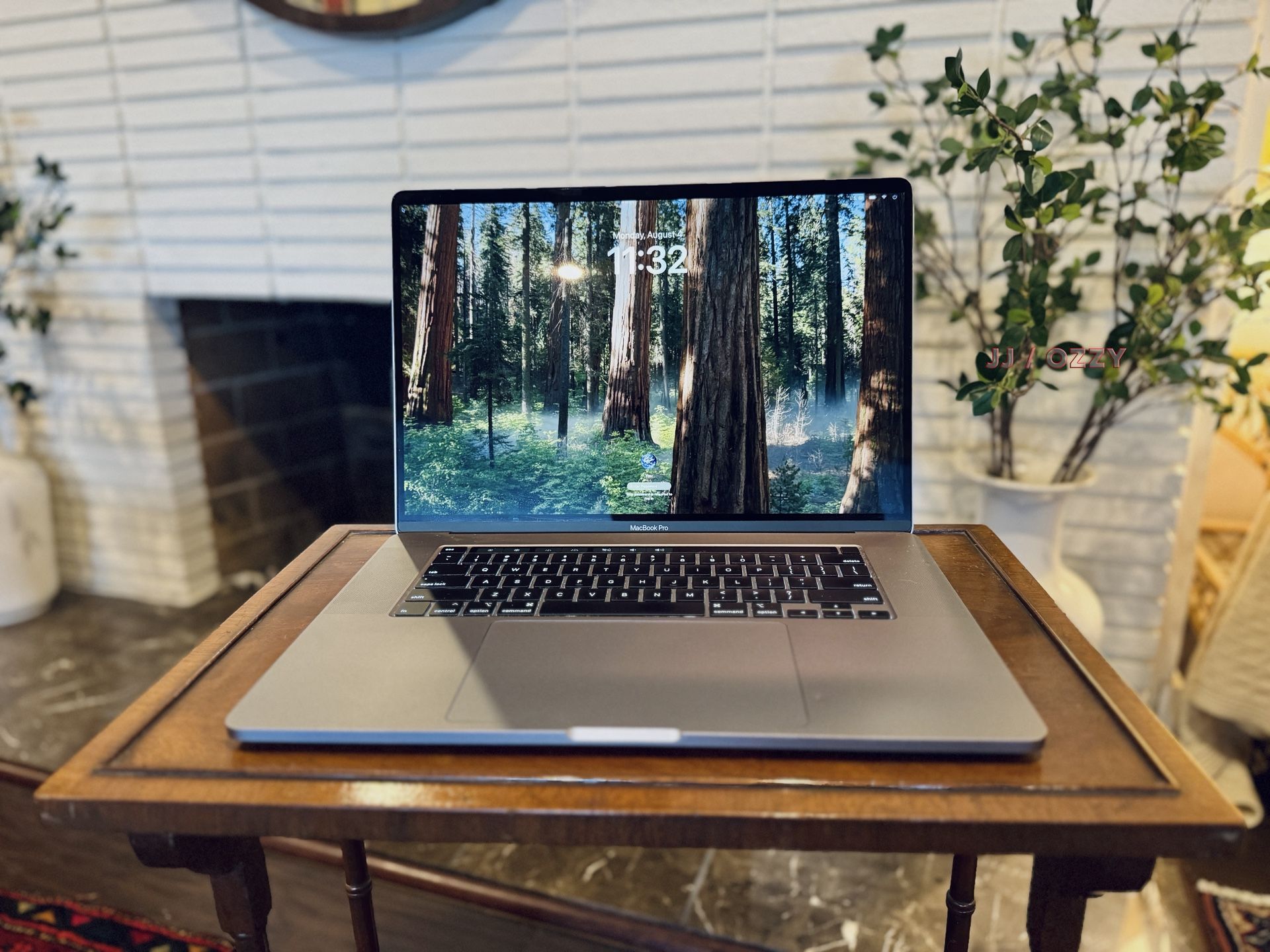 Maxed 16-inch MacBook Pro - Late 2019 - Space Gray