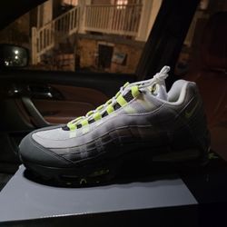Nike Air Max 95 Neon Size 11