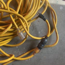 100 Ft Extension Cord 