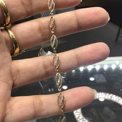 10k Gold Diamond Lady’s Bracelet ..good  Quality Diamond ..we Have On Special Sale Sale …💎💎💎💎💎