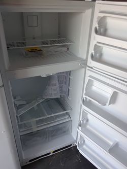 New refrigerator Frigidaire 29x66
