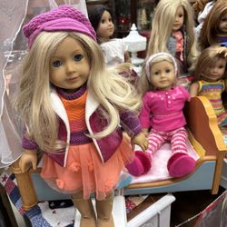 AMERICAN GIRL DOLLS And CLOTHES.