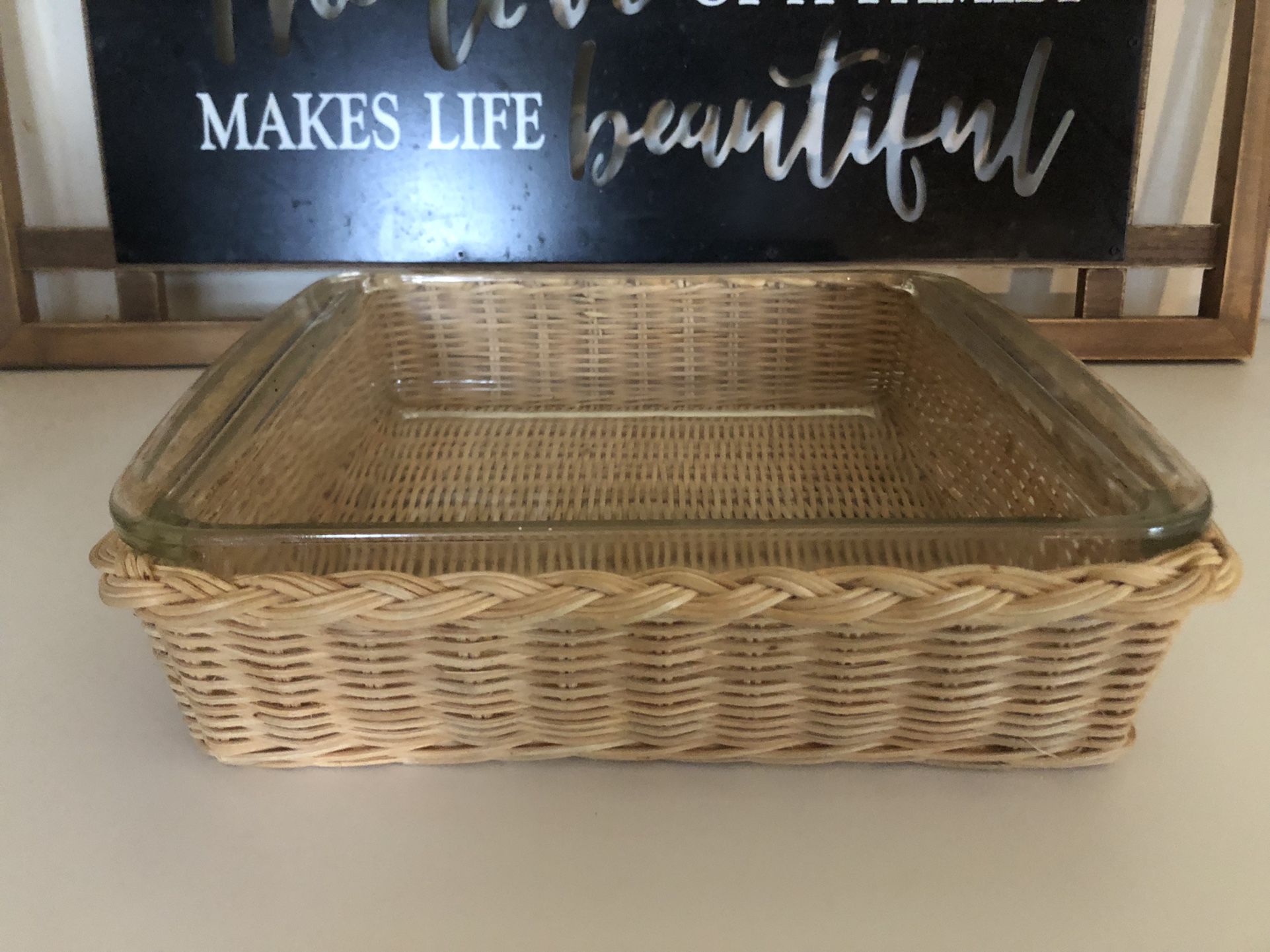 Pyrex Vintage Baking Dish With Original Basket 