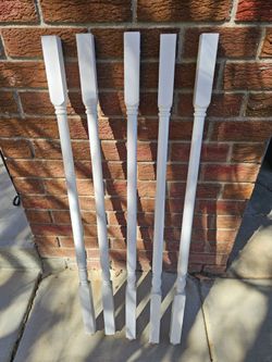 32 White Wood Balusters