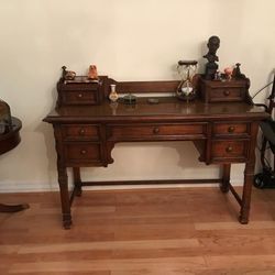 Beautiful Antique Style Desk