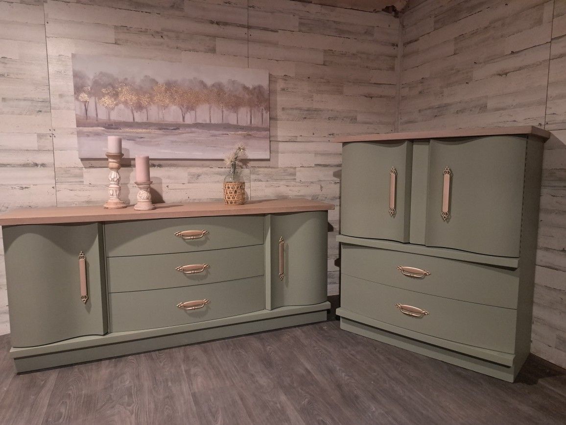 Refinished Mid-century 2pc Dresser Set