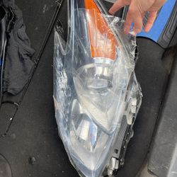 2010-2013 Prius Headlight (Left Side) 