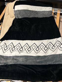 Full/queen bed reversible sherpa throw blanket -black, white, and grey