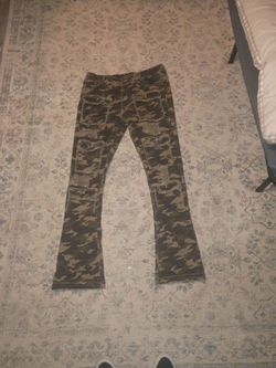 Stacked jeans camo