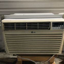 LG 12,000 BTU Air Conditioner 