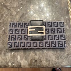 Fendi Wallet Perfect Condition 