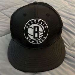 Mens Brooklyn  hat like new