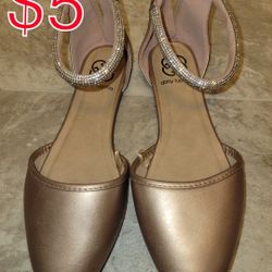 Daisy Fuentes 7.5 Rose Gold Flat