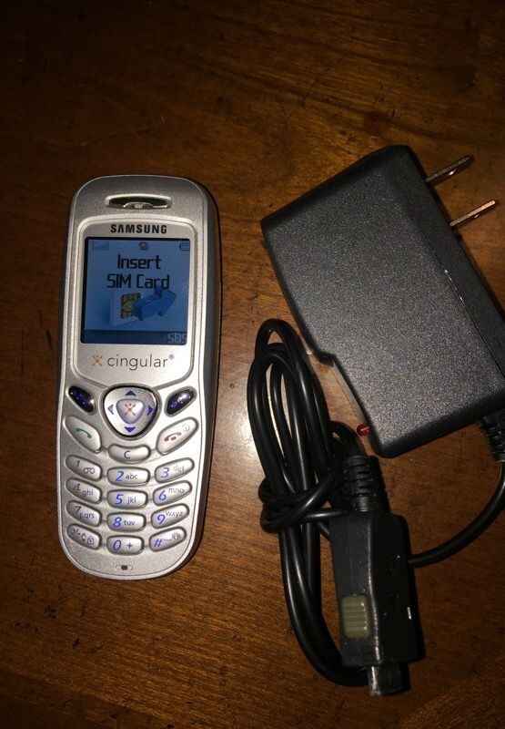 Samsung C207 Unlocked T-Mobile ATT World phone No camera. Tiny phone