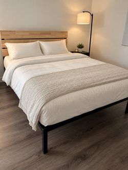 Queen Size Memory Foam Bed and Frame