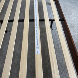 Zinus Solid wood Platform Bed Frame