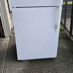 Kenmore Fridge Size 28w 28d 60h) I Can Help You With Free Delivery Within 10 Miles Distance 