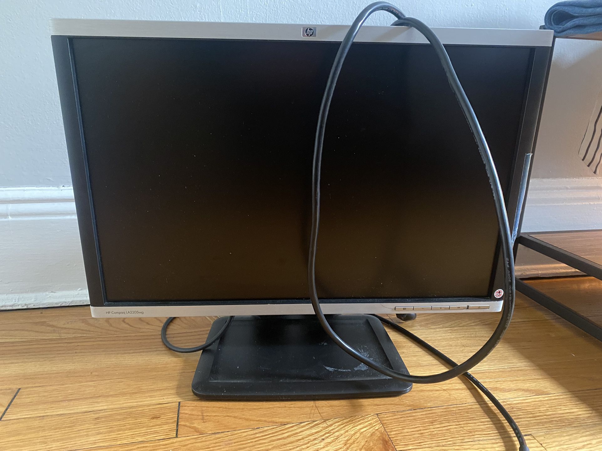 HP Monitor In Great Condition Available For Pickup! 