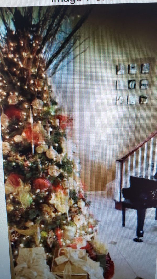Beautiful 9' Christmas tree for Sale in Riverside, CA