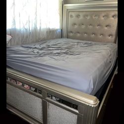 Queen Size Bed Frame 