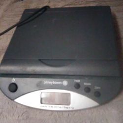 Pivey Scale Grey ,charging Port No Battery's Needed . Will Weigh Grams For Holistic Uses Sales For 200.00 New Will Let Go For 80.00