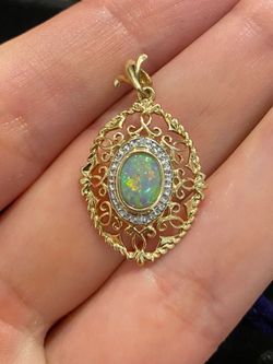 10K GOLD OPAL PENDANT