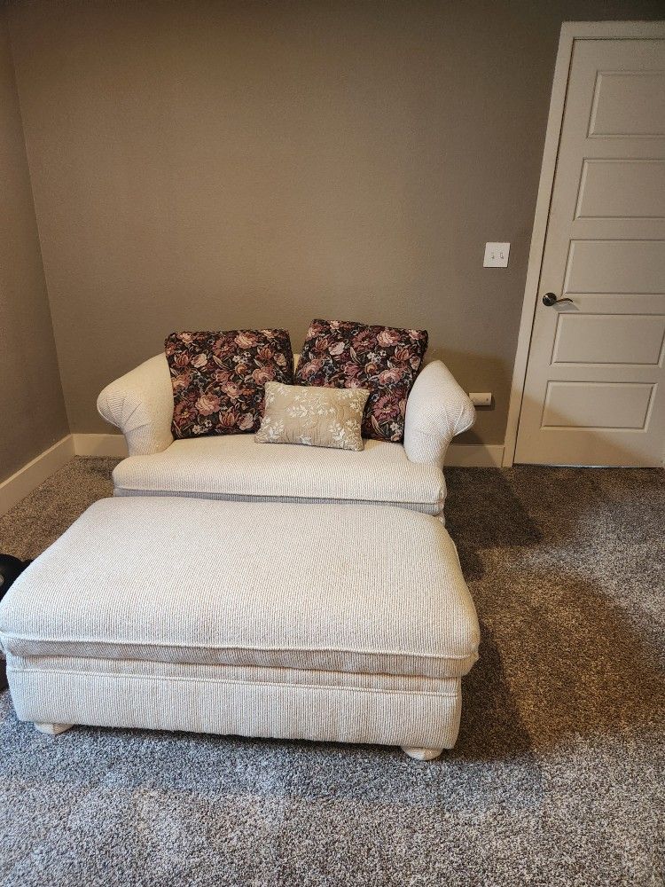 Oversized Chair With Storage And Bed