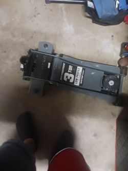 Pittsburg 3ton floor jack low profile