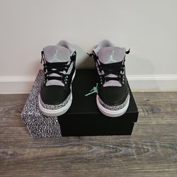 Jordan 3 Green Glow Size 8