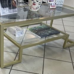 Coffee/cocktail table