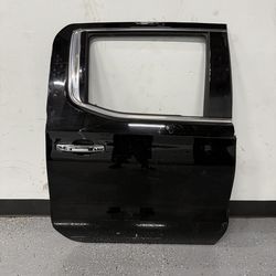 2020 Silverado 1500 passenger  side door complete
