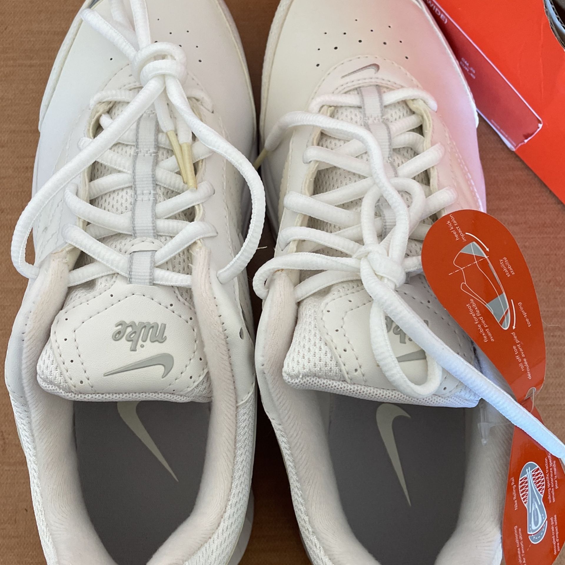 NEW Nike Women s Rolling Rail Shoes Size 7 for Sale in Huntington Beach CA OfferUp
